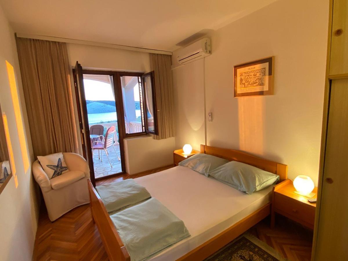 Apartments Stella-Dora Лопар Екстериор снимка