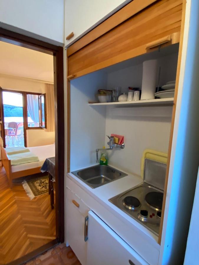 Apartments Stella-Dora Лопар Екстериор снимка