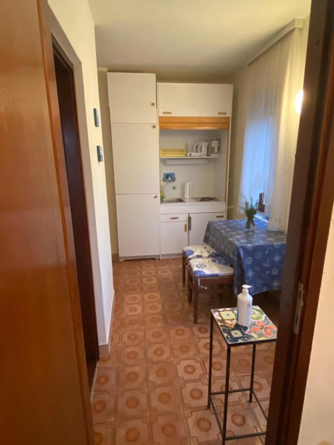Apartments Stella-Dora Лопар Екстериор снимка